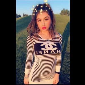 Meet your Posher, Adriana